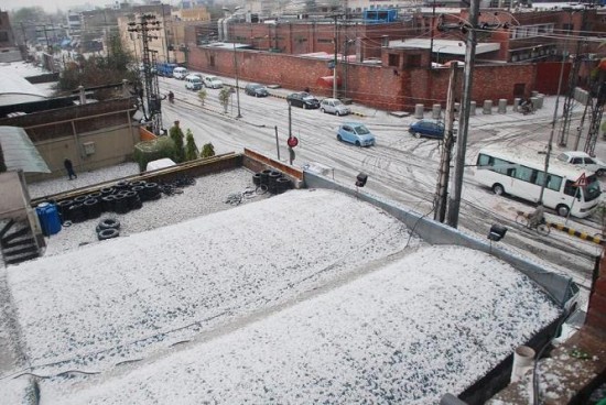 Lahore Snow - is it city of Europe or Gulberg