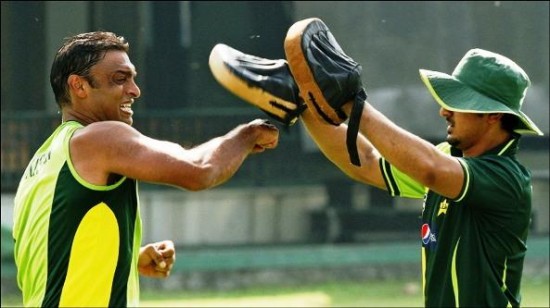 Shoaib Akhtar in Mohali India for semi final preparations