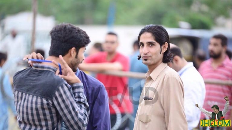 People at Zameer Jafari stadium waiting for Imran Khan
