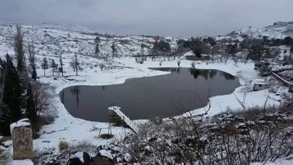 Snow fall in DGkhan Fort Manroo